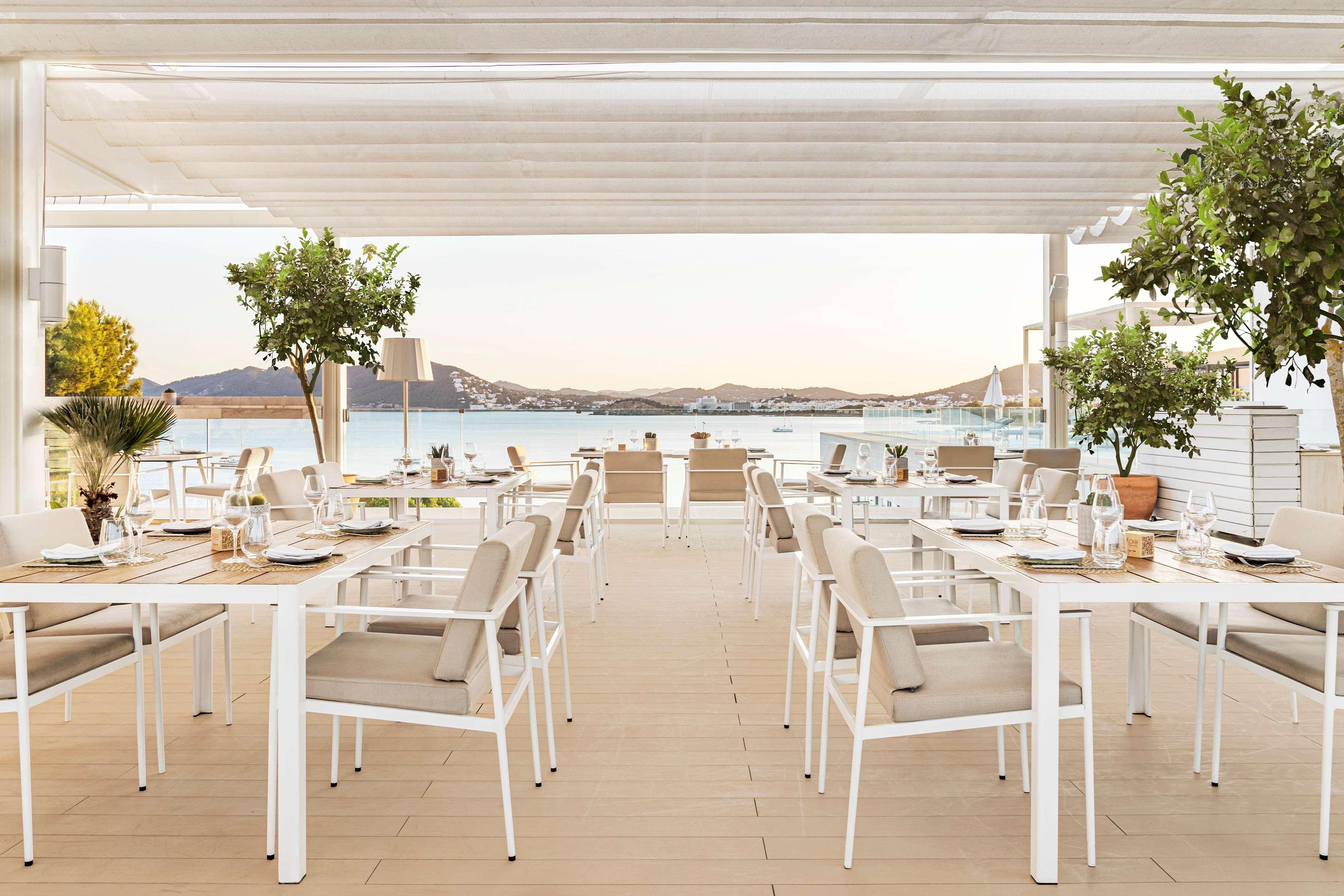 Me Ibiza - The Leading Hotels Of The World Santa Eularia des Riu Luaran gambar