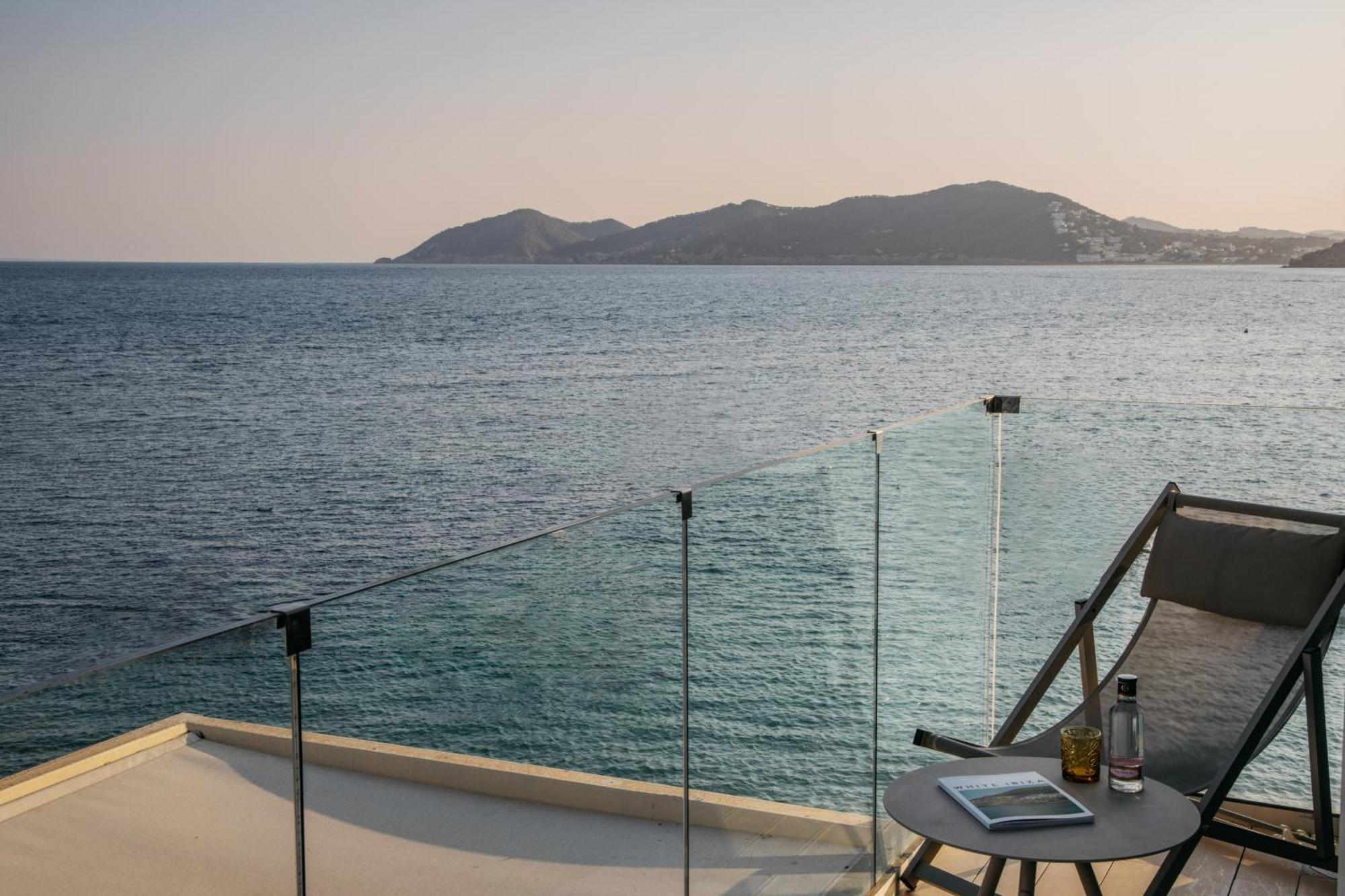 Me Ibiza - The Leading Hotels Of The World Santa Eularia des Riu Luaran gambar