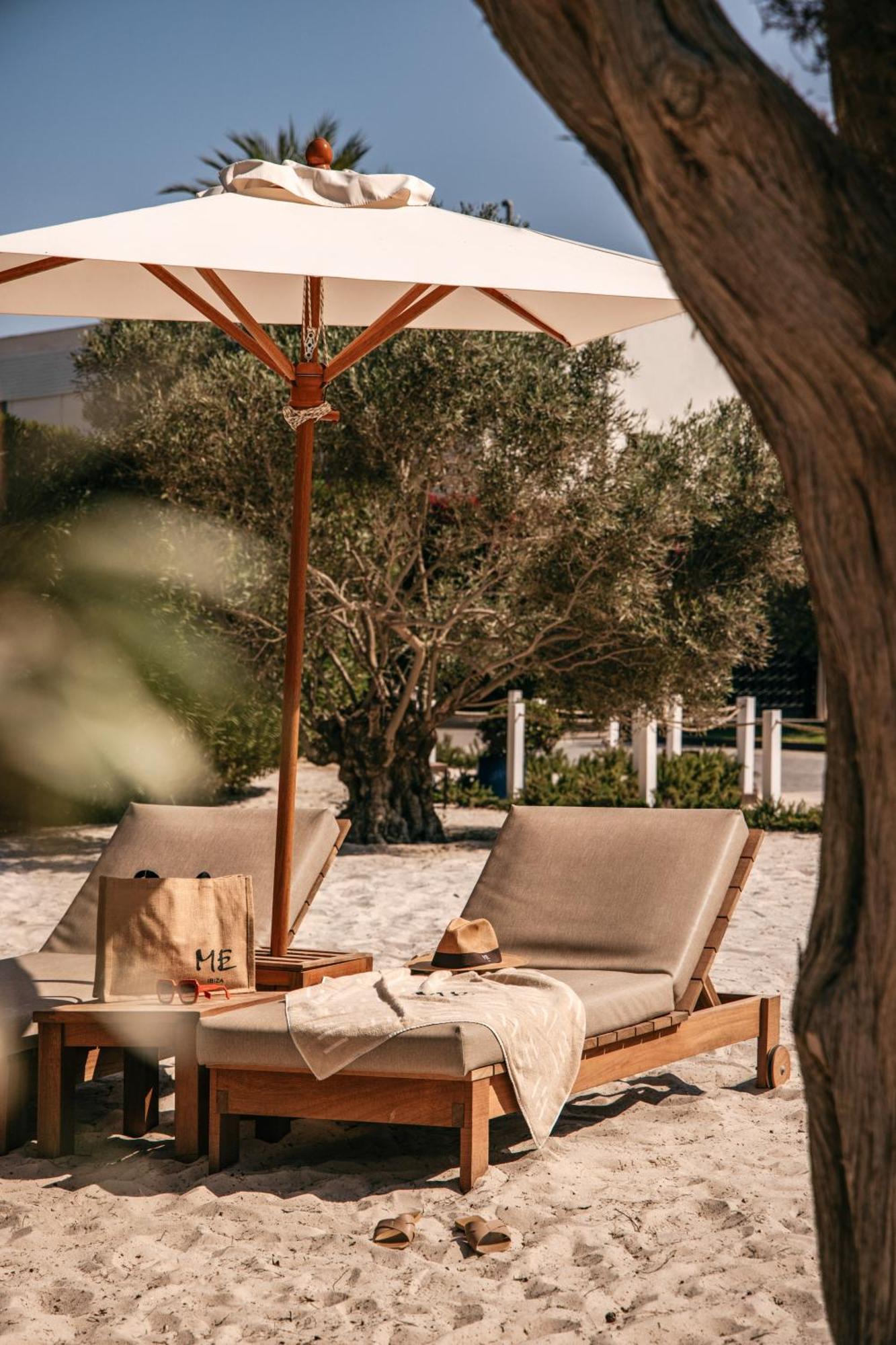 Me Ibiza - The Leading Hotels Of The World Santa Eularia des Riu Luaran gambar